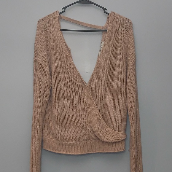 Woman’s top bundle - Picture 4 of 5